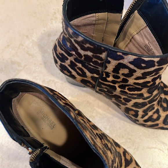Michael Kors Leopard Booties size 9 - Picture 4 of 5
